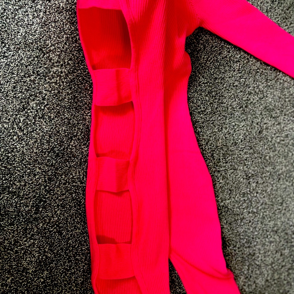 Pink 🩷 - Picture 2 of 2